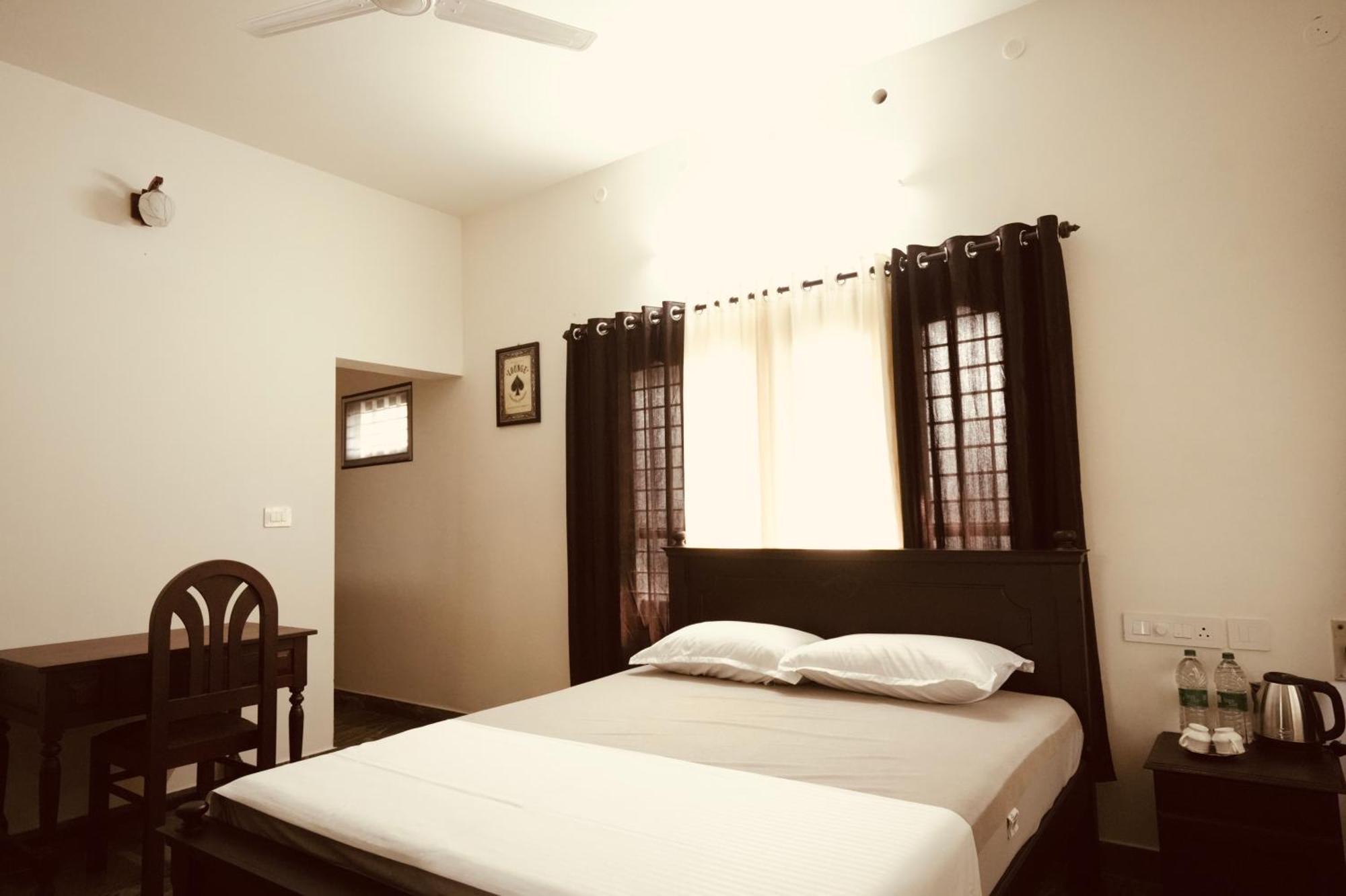 Daffodils Inn Alappuzha Zewnętrze zdjęcie